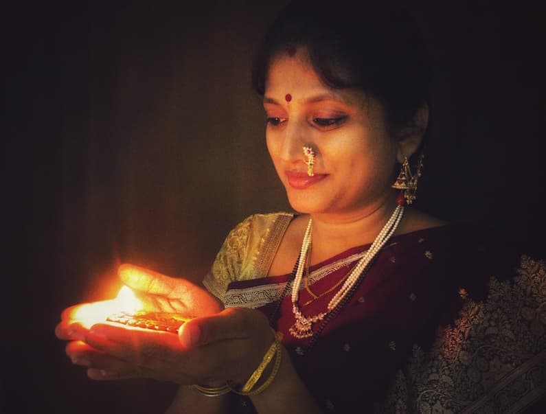 Diwali, the festival of lights, brings with it joy, togetherness, and vibrant celebrations. From family gatherings to festive dinners, it’s that time of the year when your wardrobe truly shines. Whether it’s a regal sherwani, an elegant saree, or a delicate lehenga, Indian and Asian outfits play a huge role in reflecting the essence of tradition and celebration.  But once the lights dim and the festivities wrap up, one question remains: how do you care for your expensive festive wear after Diwali?