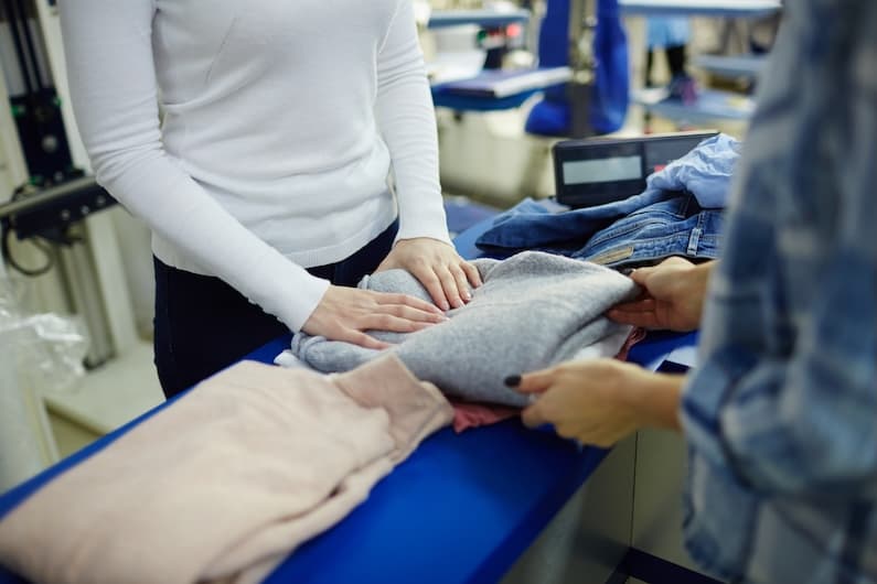 For businesses that rely heavily on clean linens, uniforms, towels, bedding, or workwear, laundry operations play a major role in maintaining hygiene, presentation, and customer satisfaction. Industries such as hospitality, healthcare, restaurants, gyms, spas, salons, and corporate facilities all require reliable and efficient laundry management.
