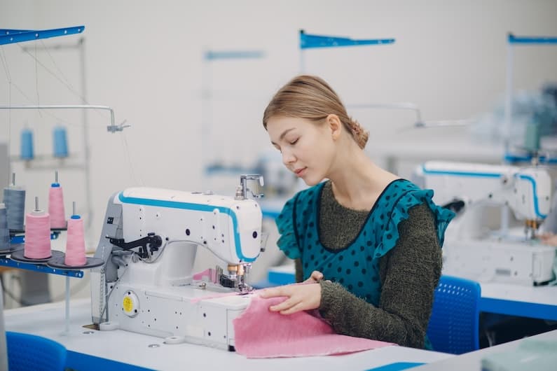 In a world of mass-produced fashion, finding clothes that fit your body perfectly straight off the rack is rare. That’s where clothes alterations come in. Whether it’s adjusting a hemline, taking in a waist, or shortening a sleeve, clothing alterations can elevate your look and make garments feel custom-made.  At LaundraMoon, we understand how much your clothes matter to you. Our expert tailors and alteration specialists offer personalized fitting solutions for everything from casual wear to formal outfits. Here’s why investing in clothes alterations is always a smart move — and how we can help you achieve the perfect fit.